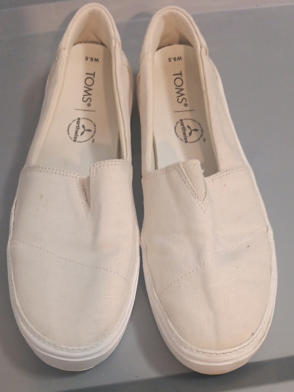 Toms Slip-On Canvas Shoes in Off-White